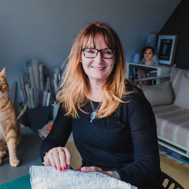 Nadine Chaminand Brodeuse à l'Ile Tudy