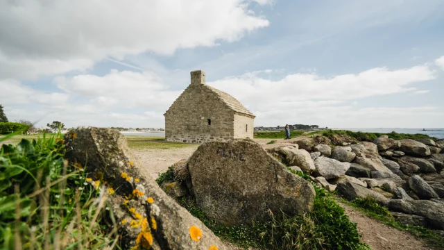 Corps de garde à la pointe de Combrit