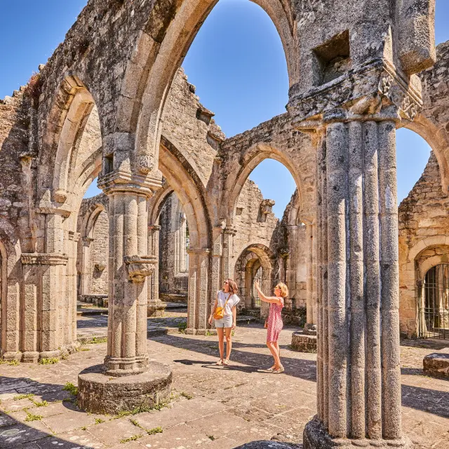 Ruines de Lambour à Pont-l'Abbé