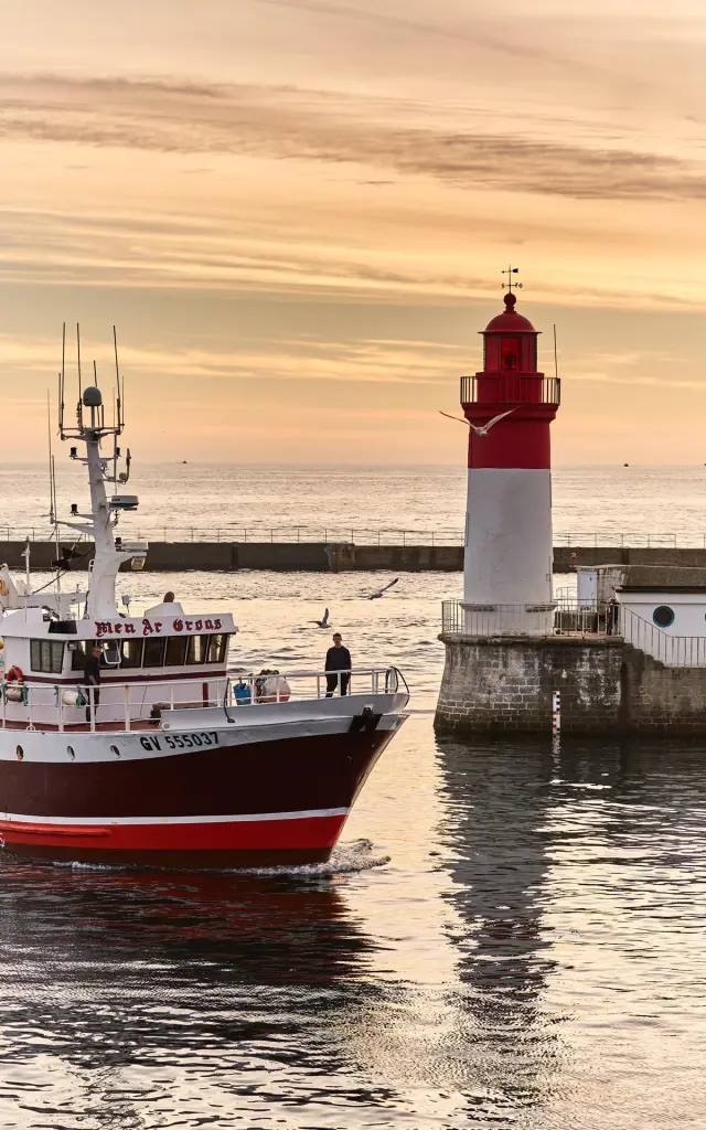 Arrivée des chalutiers au Guilvinec