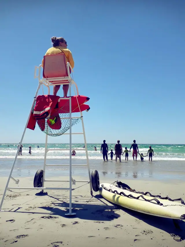 Supervised swimming - Plage de Tronoen - Saint-Jean-Trolimon