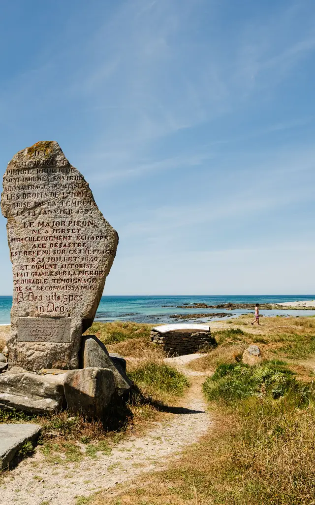 Menhir des Droits de l'Homme - Plozévet