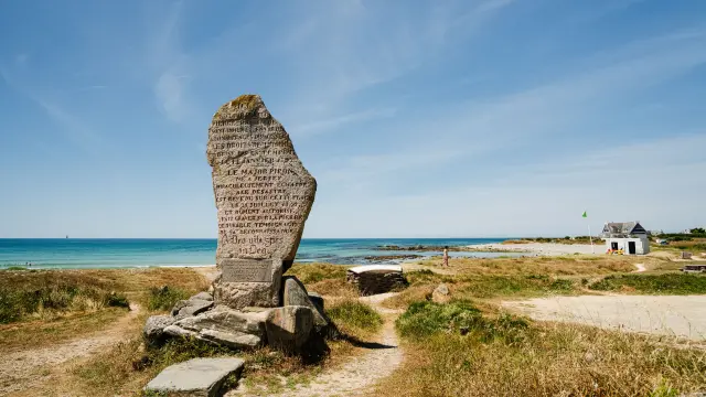 Menhir der Menschenrechte - Plozévet