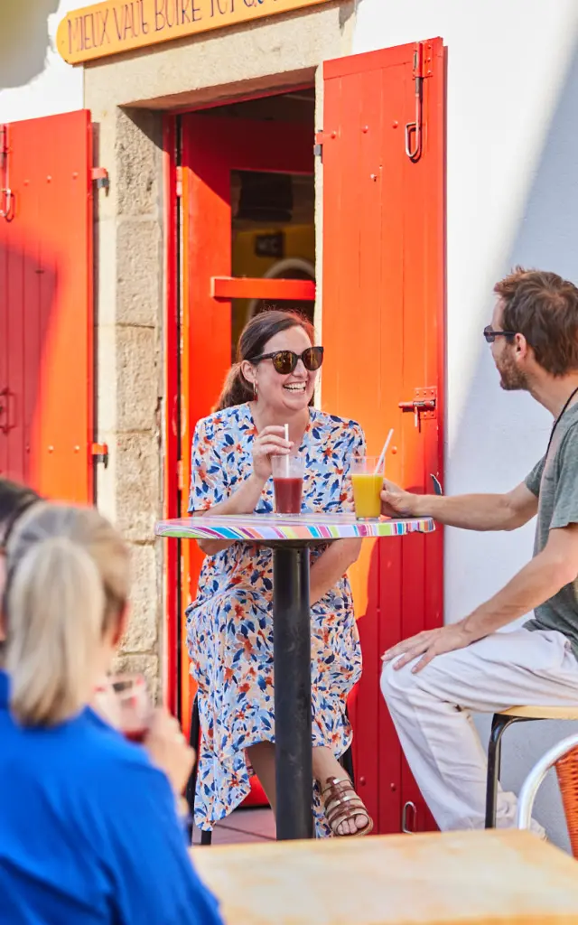 Terrasse einer Bar in Le Guilvinec