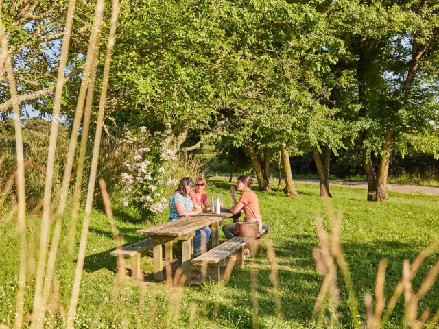 Picknick neben der Kapelle von Languidou
