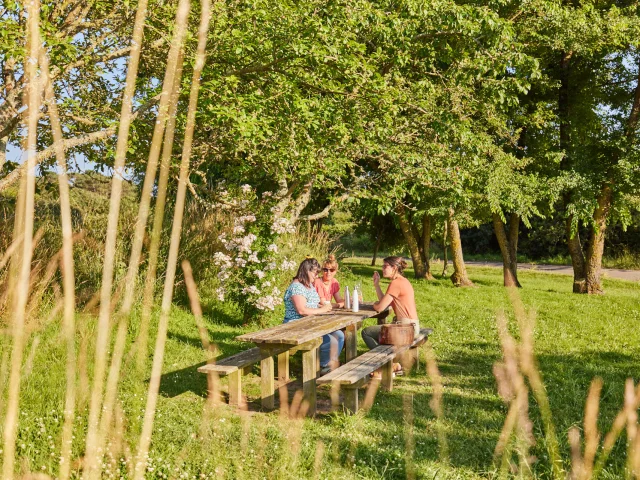 Pique-nique à côté de la chapelle de Languidou