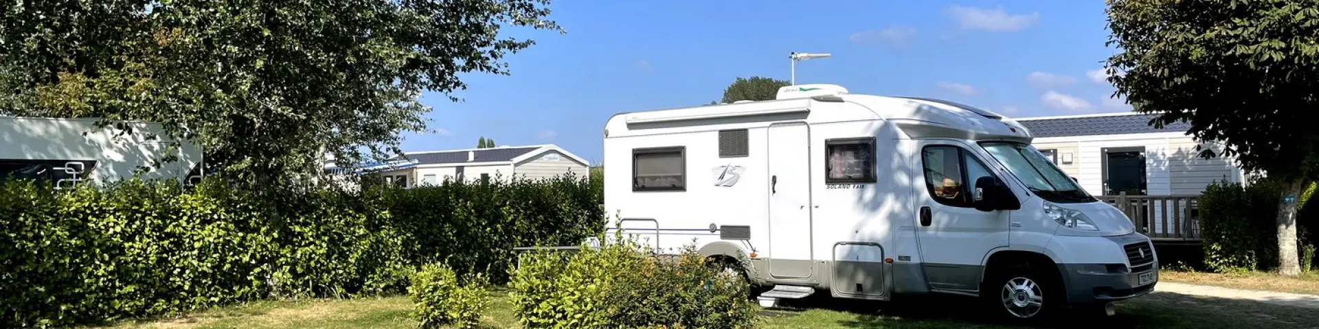 Aire Camping Car au Camping Les Hortensias à Loctudy