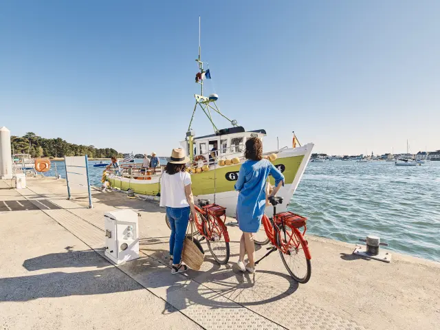 Fahrradtour am Hafen von Loctudy