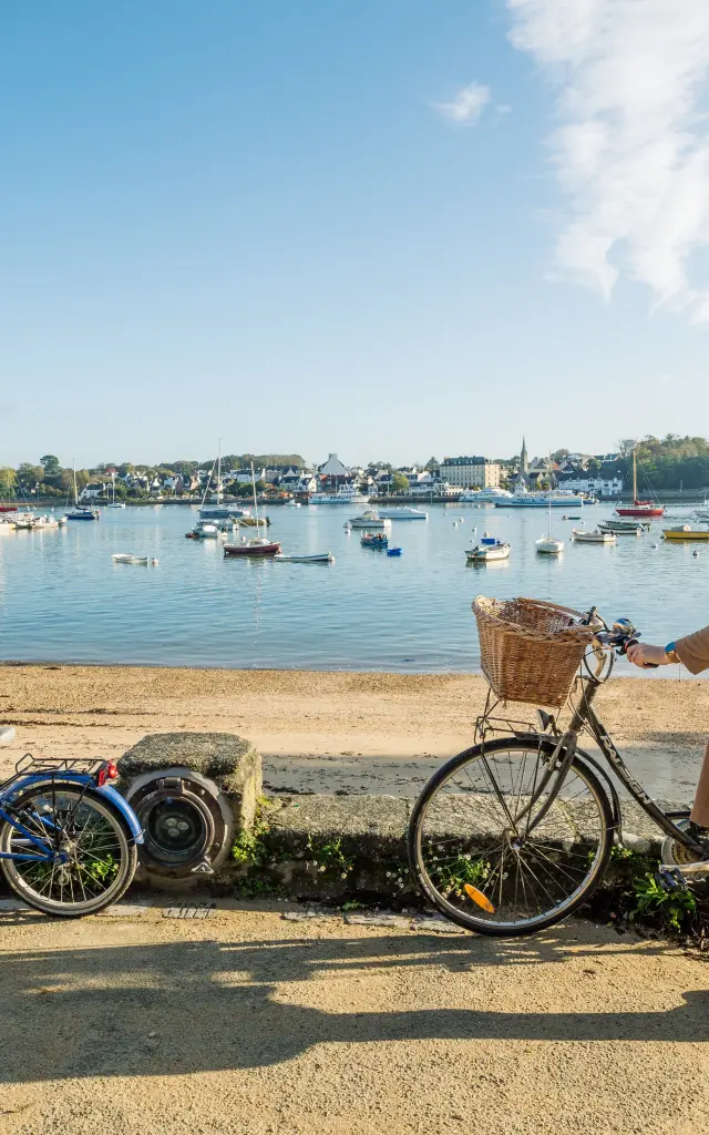 vélo sur le port de Sainte-Marine - Combrit