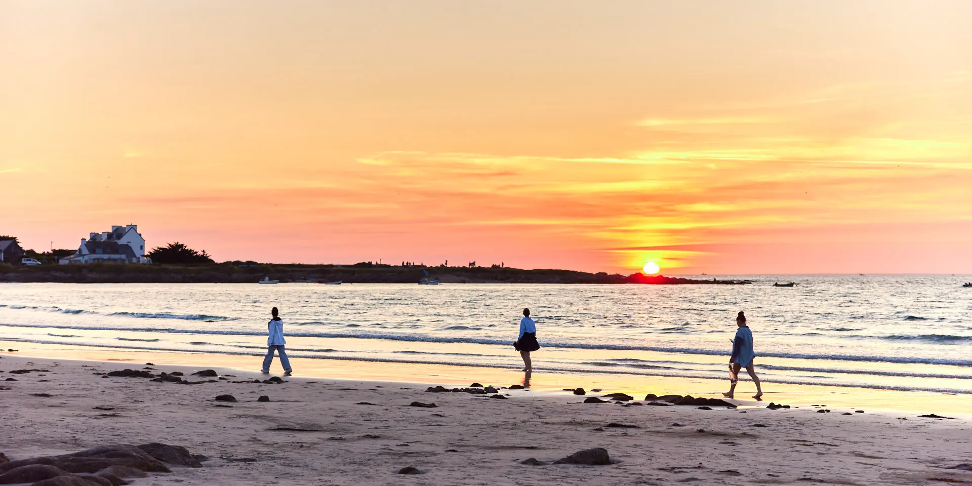 Coucher de soleil à la plage de Pors Carn à Penmarc'h