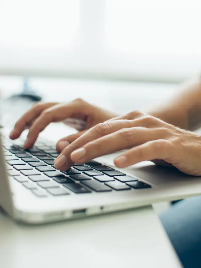 Kontaktieren Sie uns per E-Mail