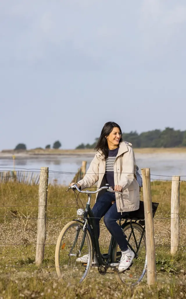 Vélo sur la véloroute V45 au Guilvinec