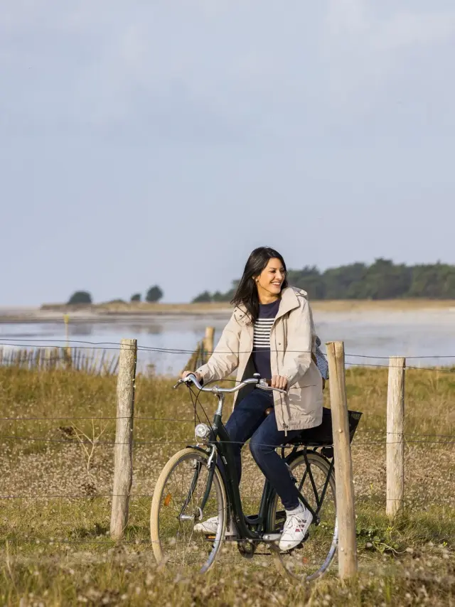 Vélo sur la véloroute V45 au Guilvinec