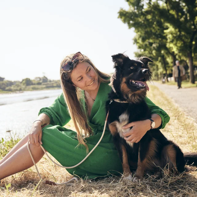 Balade avec son chien au chemin du halage - Pont-l'Abbé
