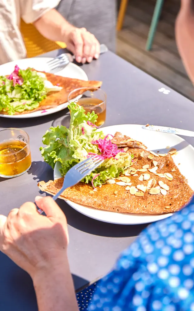 Penmarch Restaurant Tom Cafe