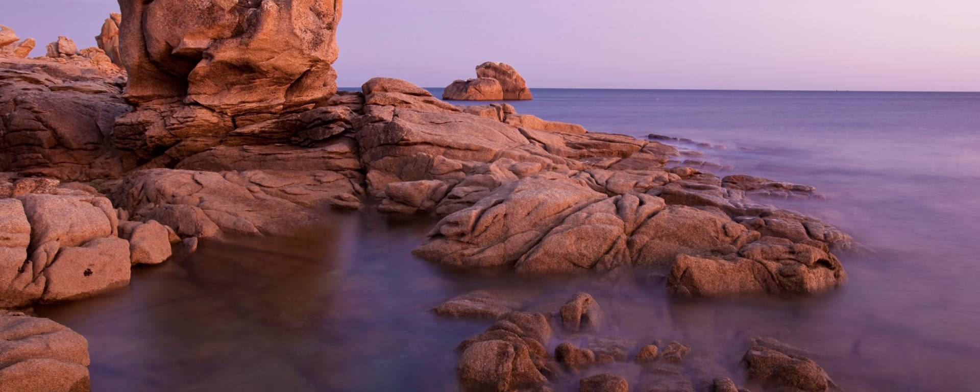 The Rochers du Goudoul at Lesconil,Pays Bigouden © Philippe Doucet