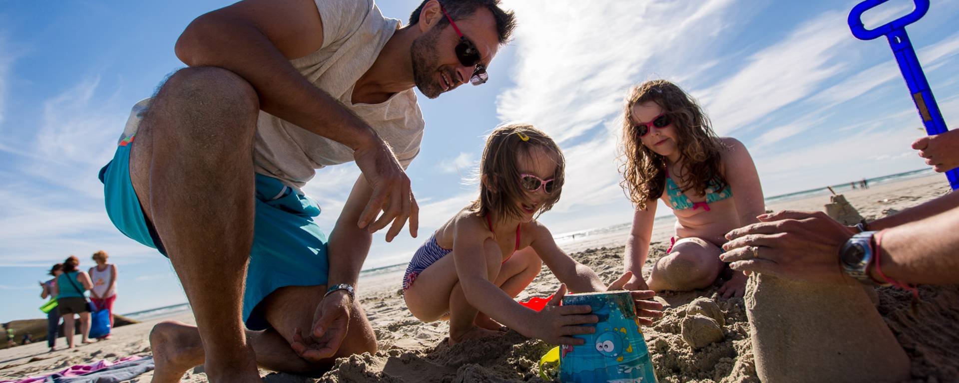 Mit der Familie am Strand in der Bucht von Audierne © Y Derennes