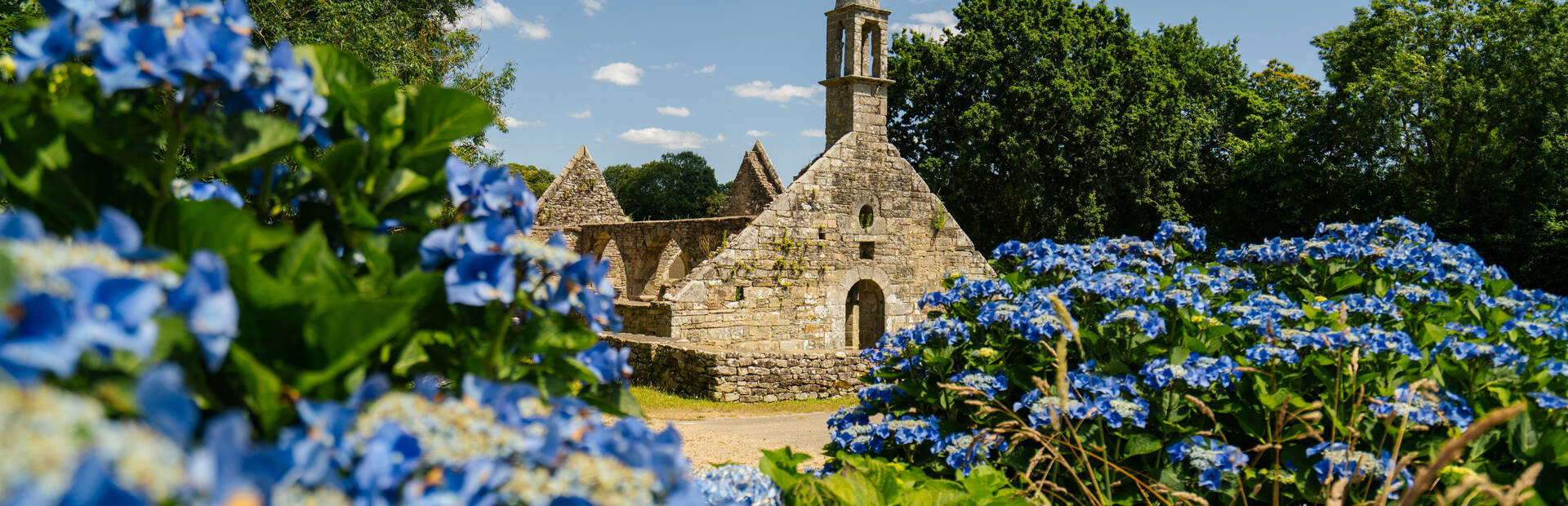 Les ruines de la Chapelle Saint Honoré à Plogastel St Germain en Pays Bigouden ©Thibault Poriel