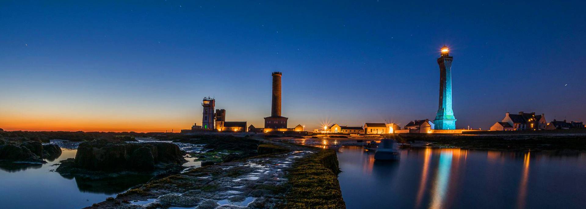 Eckmuhl lighthouse by night- Pays Bigouden © Liz Bourdon