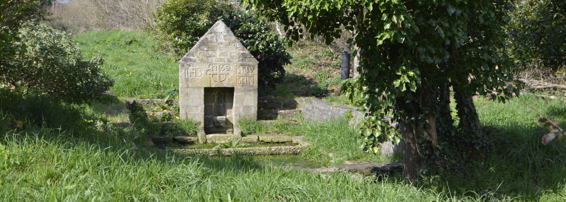 Fontaine Saint Nicolas à Guiler-sur-Goyen © M Hamel