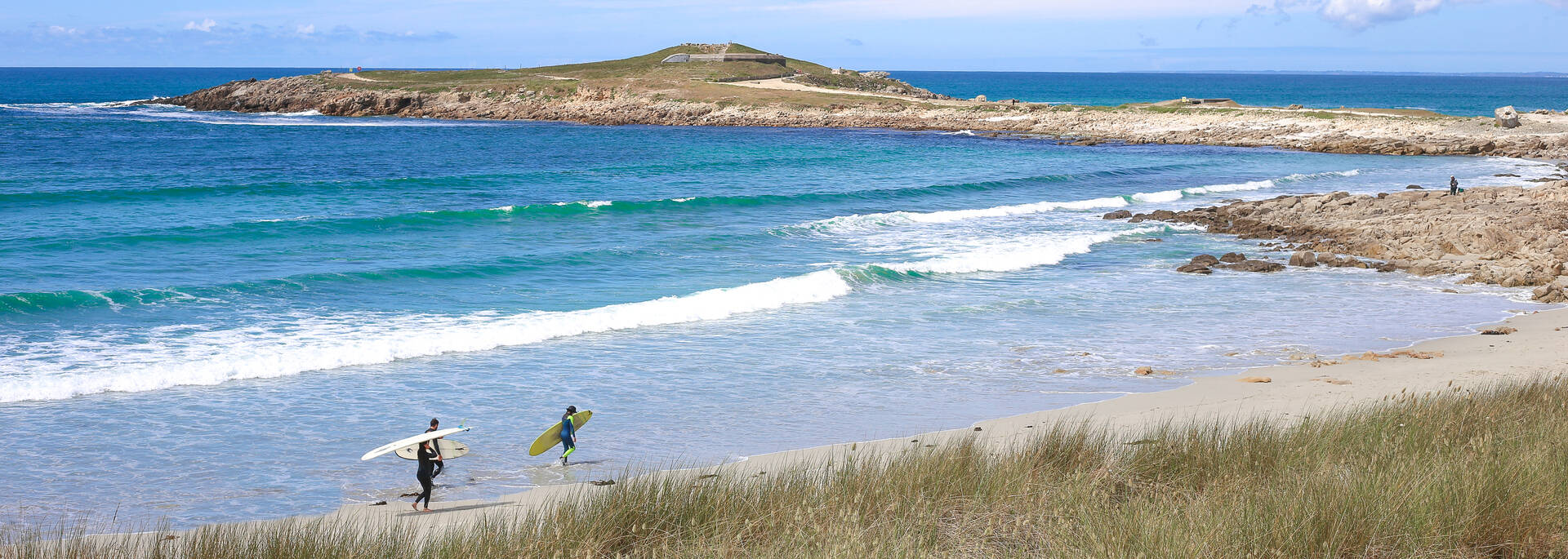 Surf à la pointe de Pors Carn près de la Torche en Pays Bigouden © C Dameron