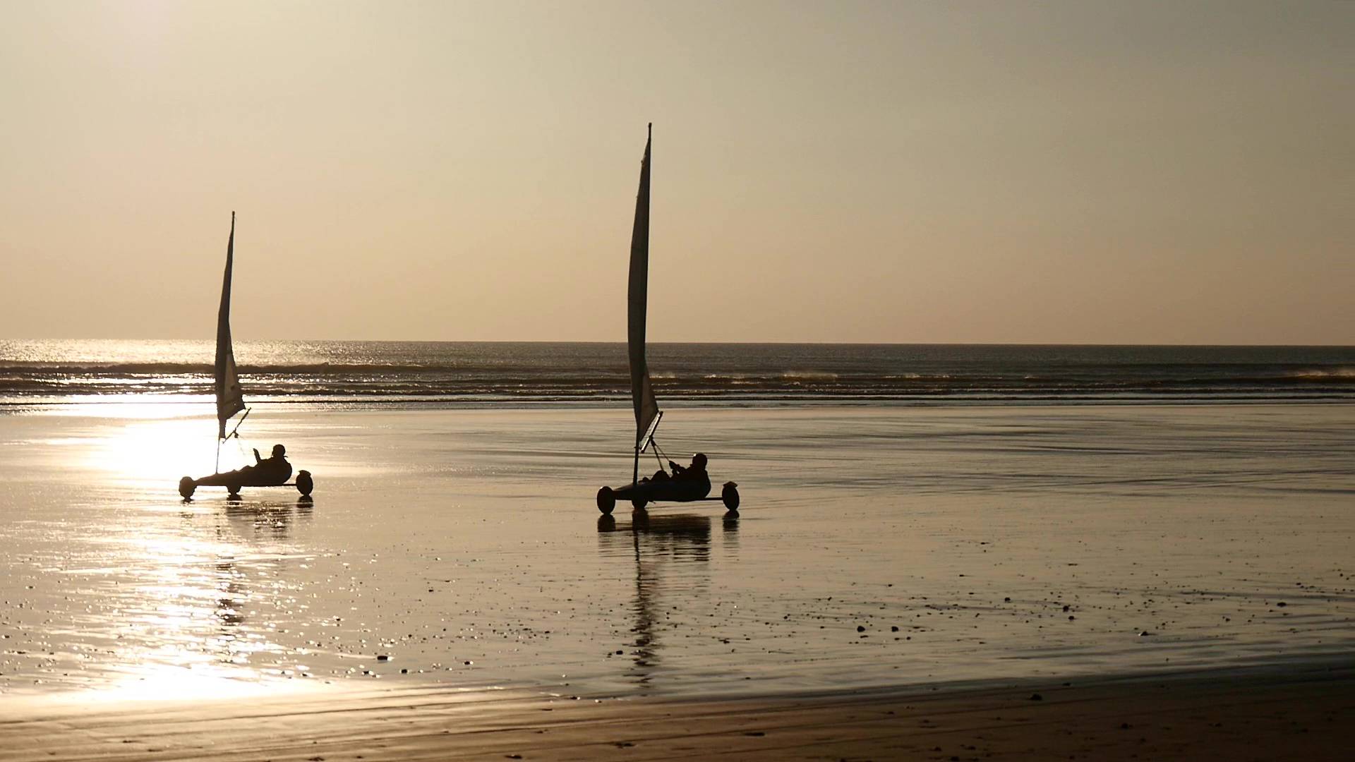 Char à voile en Baie d'Audierne © Airpixelconcept