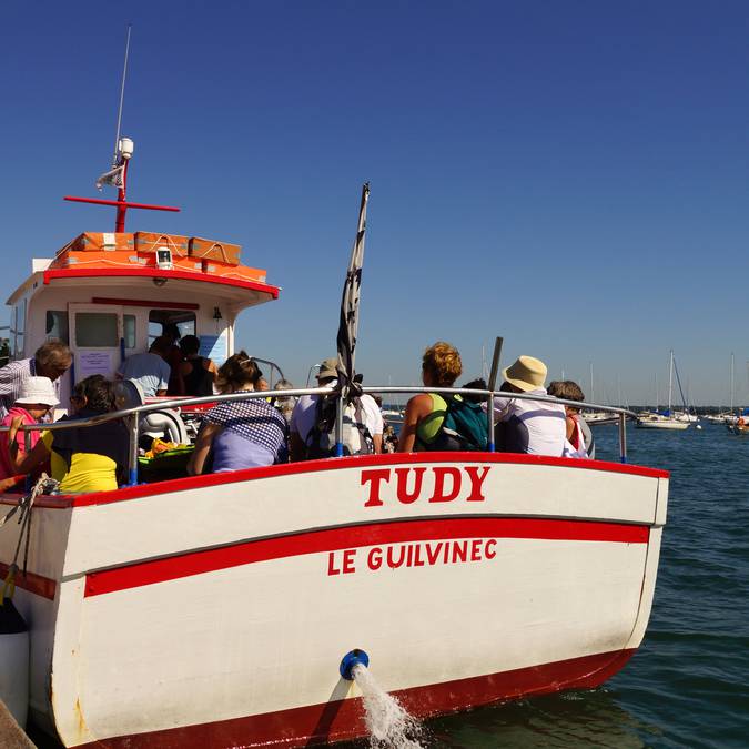 The ferry at Loctudy, Pays Bigouden -® Laouenan 