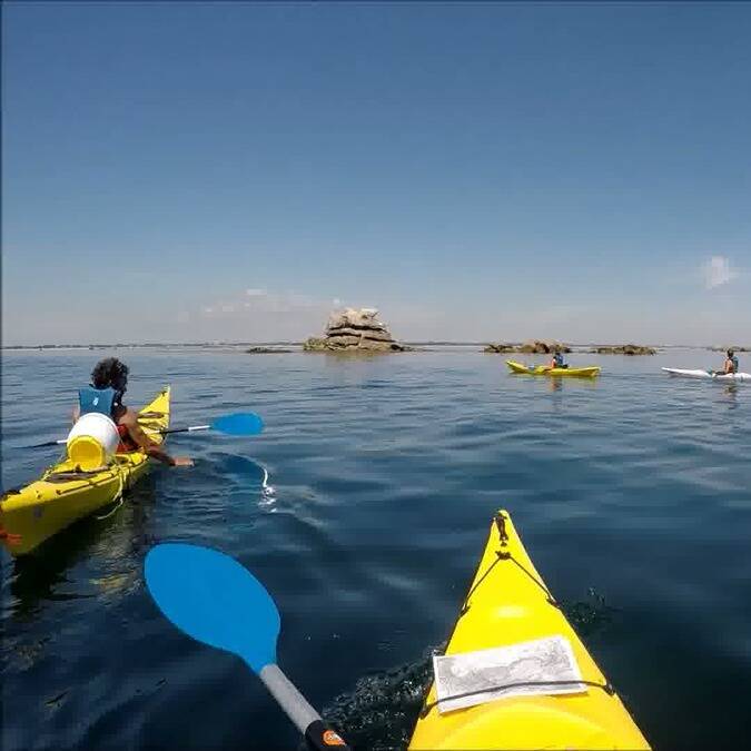 Kayaking off Penmarch, Pays Bigouden © N Houssais .jpg